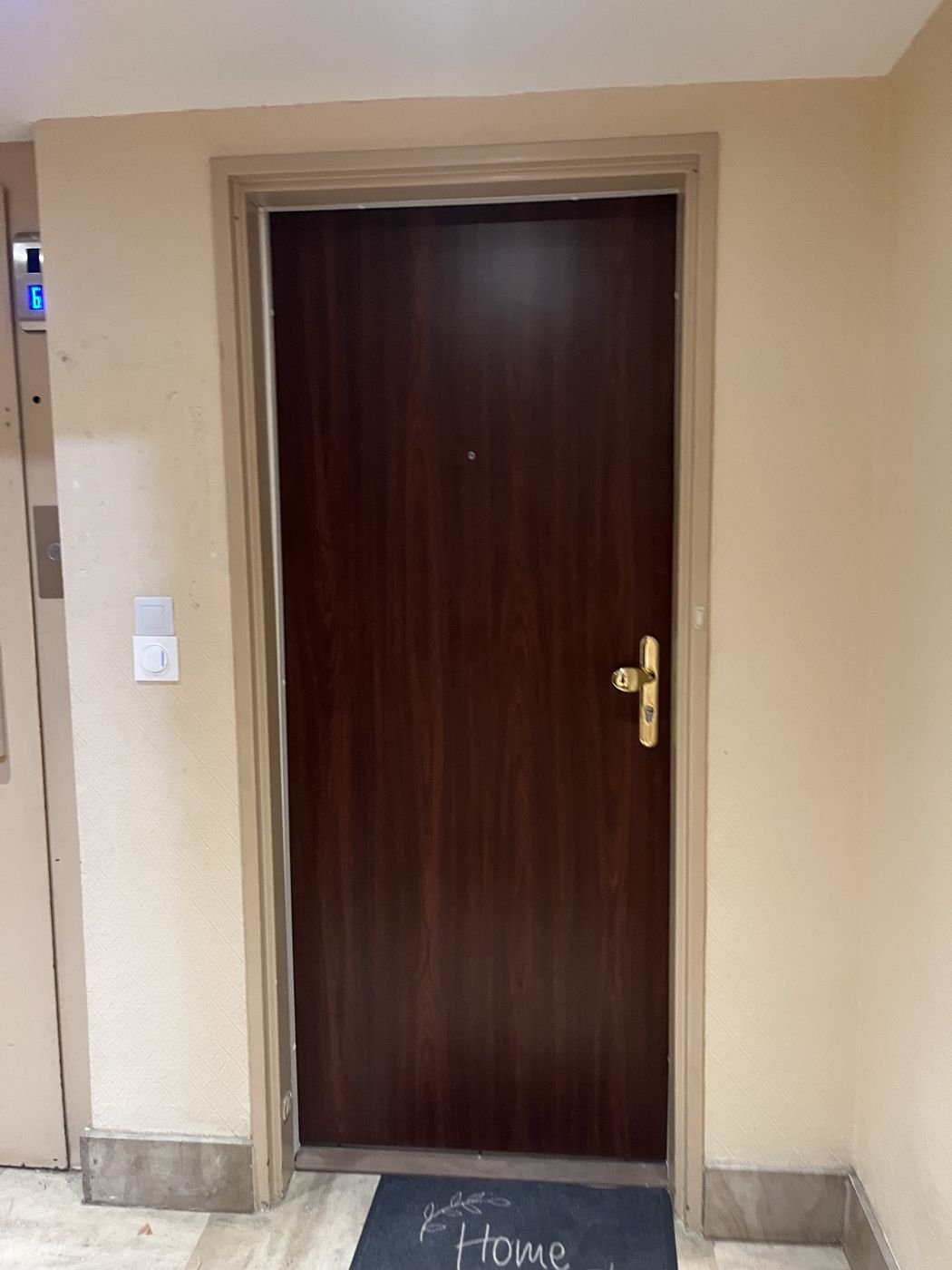 Break-in secured the same day — Paris