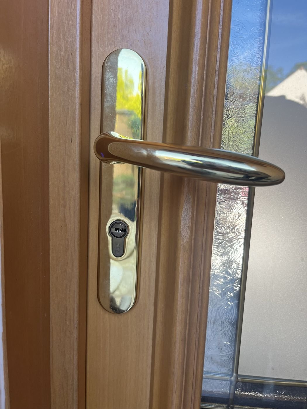 Multipoint lock serviced and adjusted — Paris