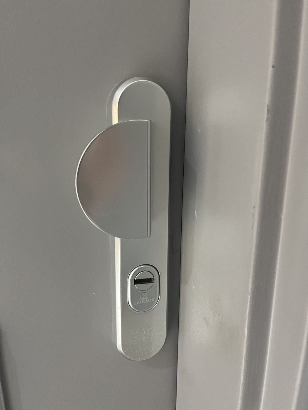 Break-in secured the same day — Paris