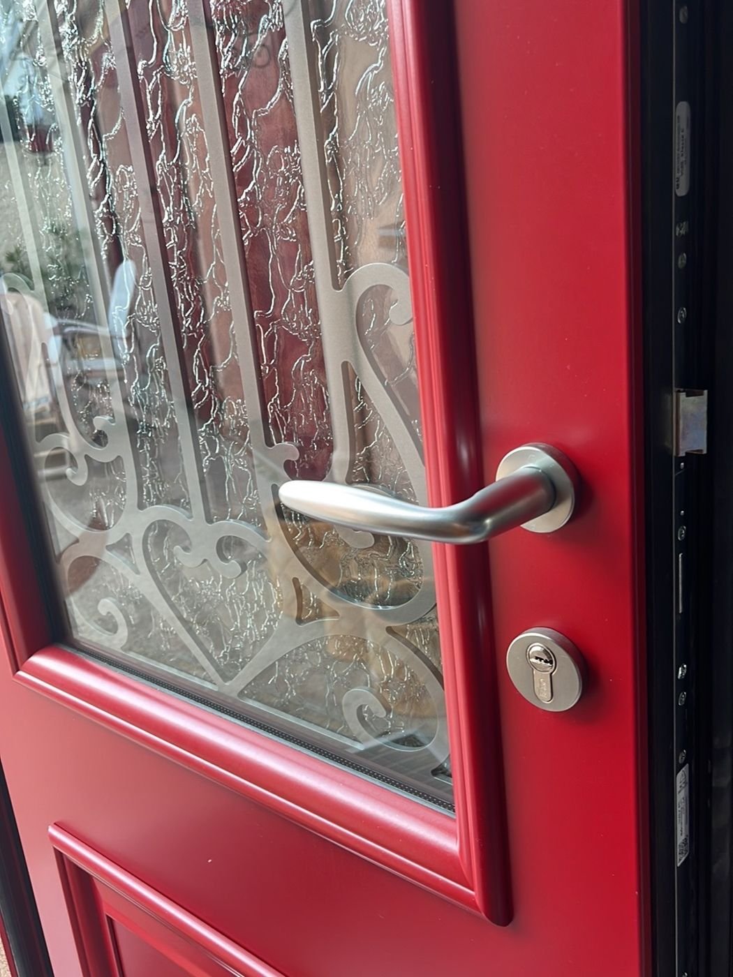Multipoint lock serviced and adjusted — Paris