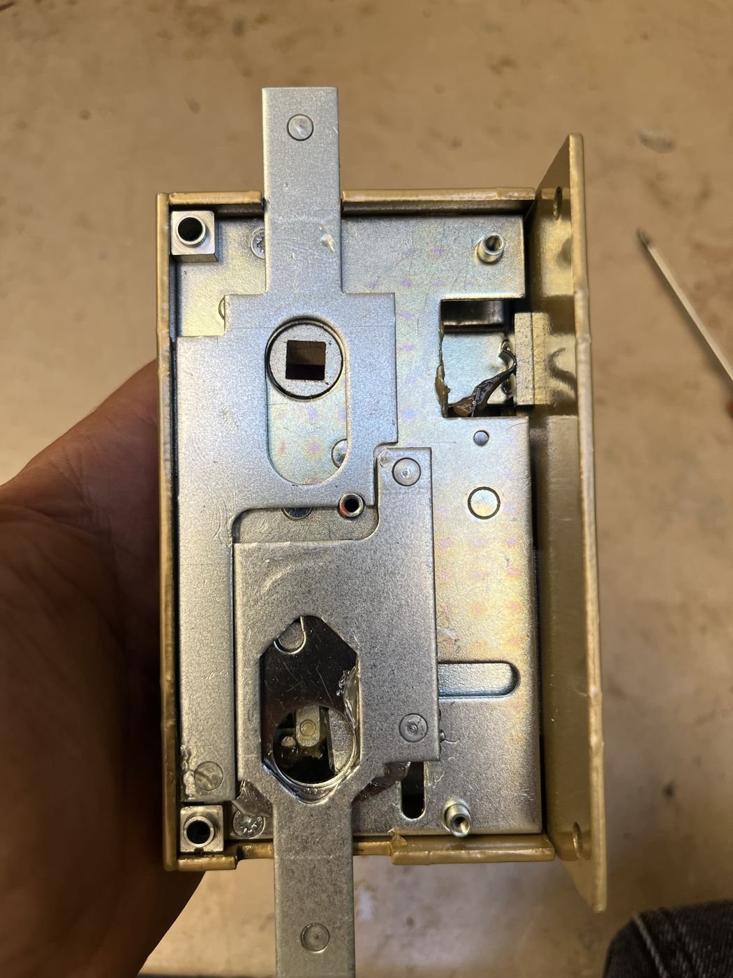 New keys handed over after replacement — Paris