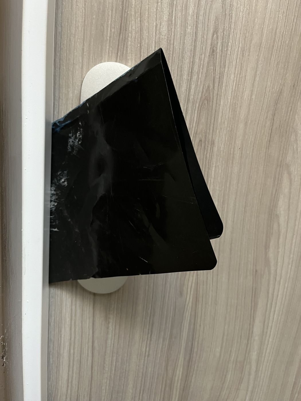 Security plate upgraded — Paris