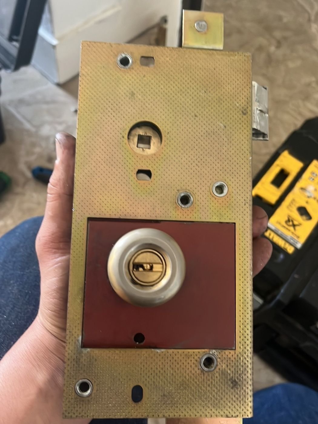 Smart lock installation in Paris