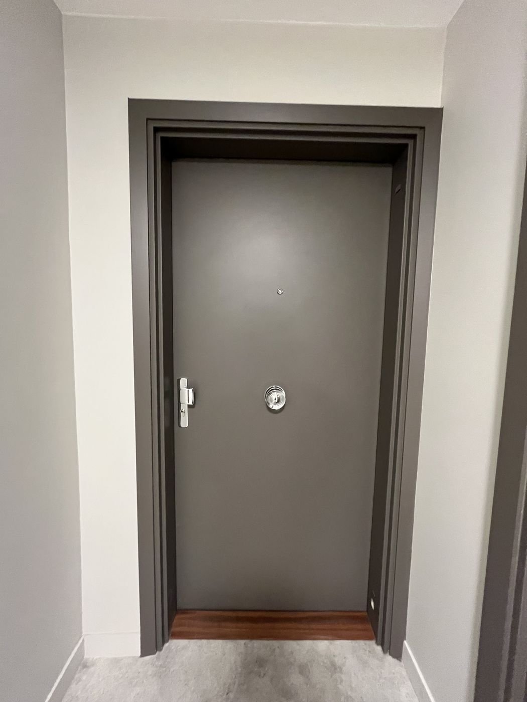 High-security cylinder fitted — Paris