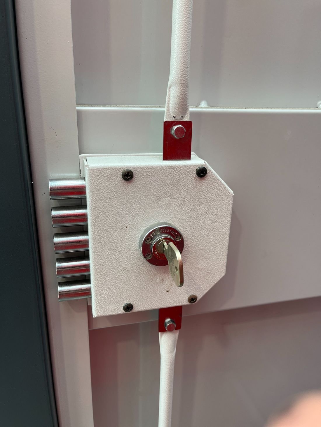 Burglary repair in Paris