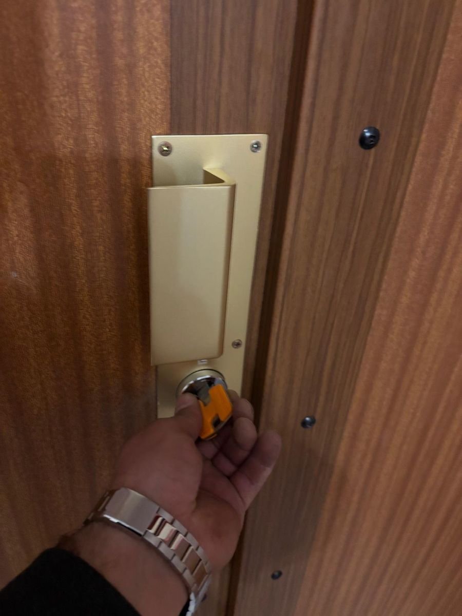 Building entrance lock serviced