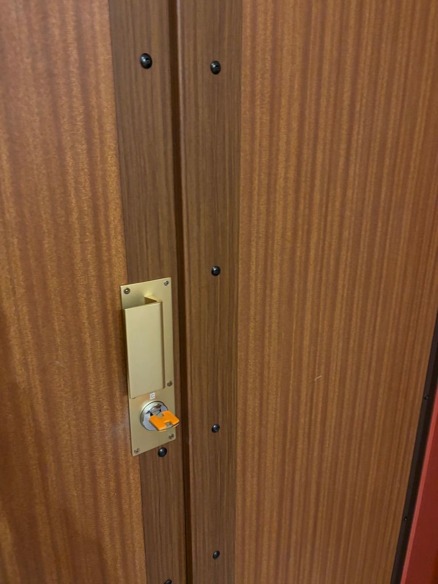 Building door plate & cylinder replacement