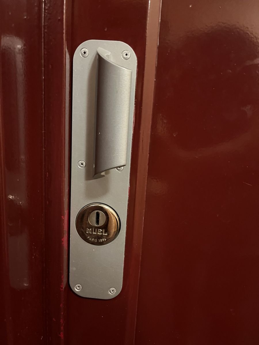 MUEL high-security lock plate — Paris building