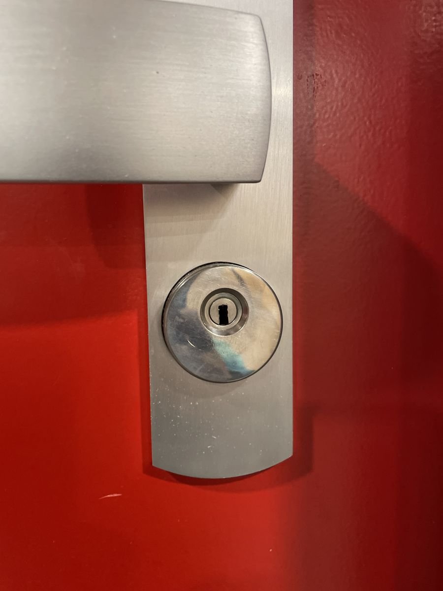 Protected cylinder close-up after replacement