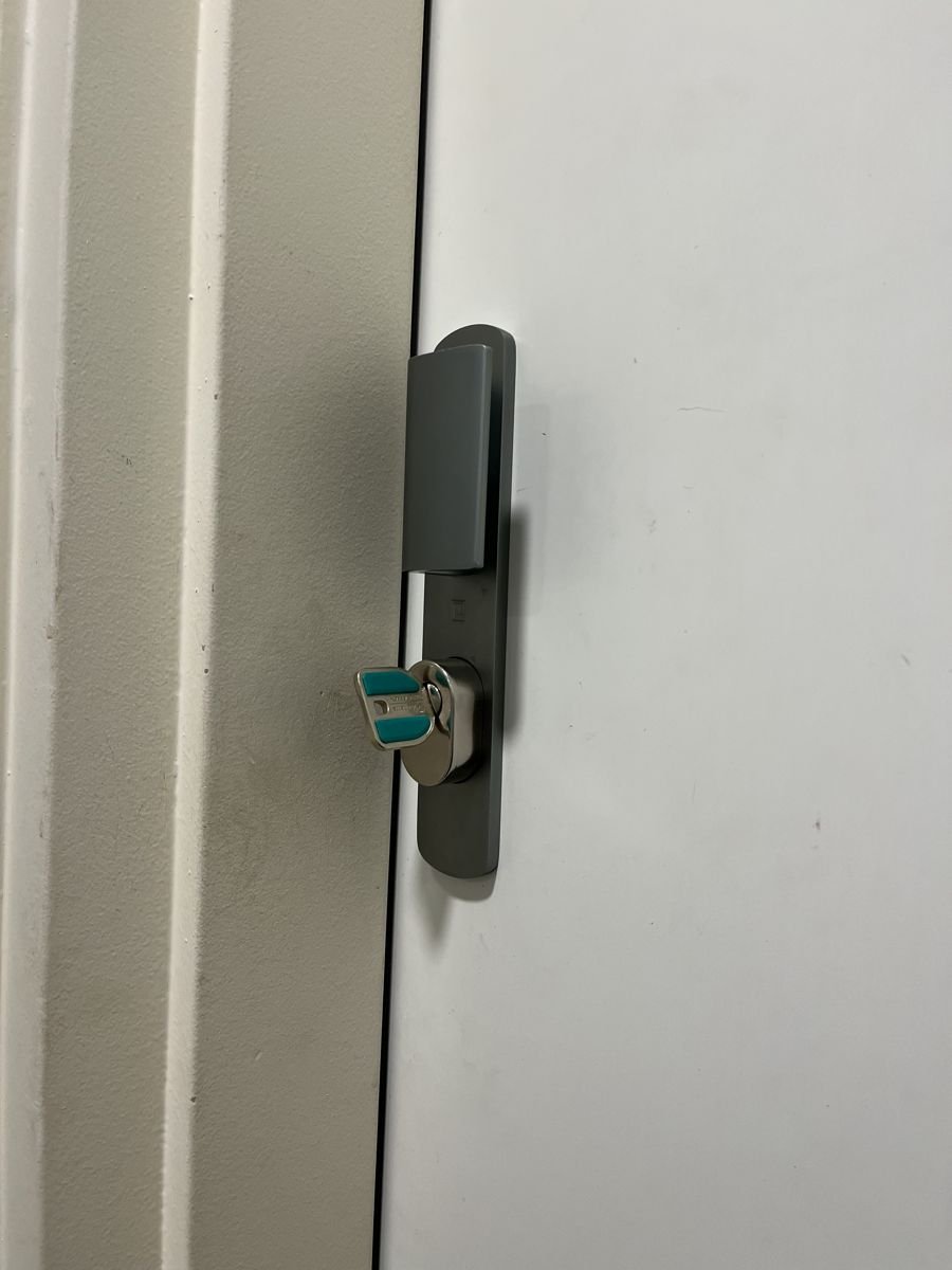 Non-destructive opening — by-pass film technique