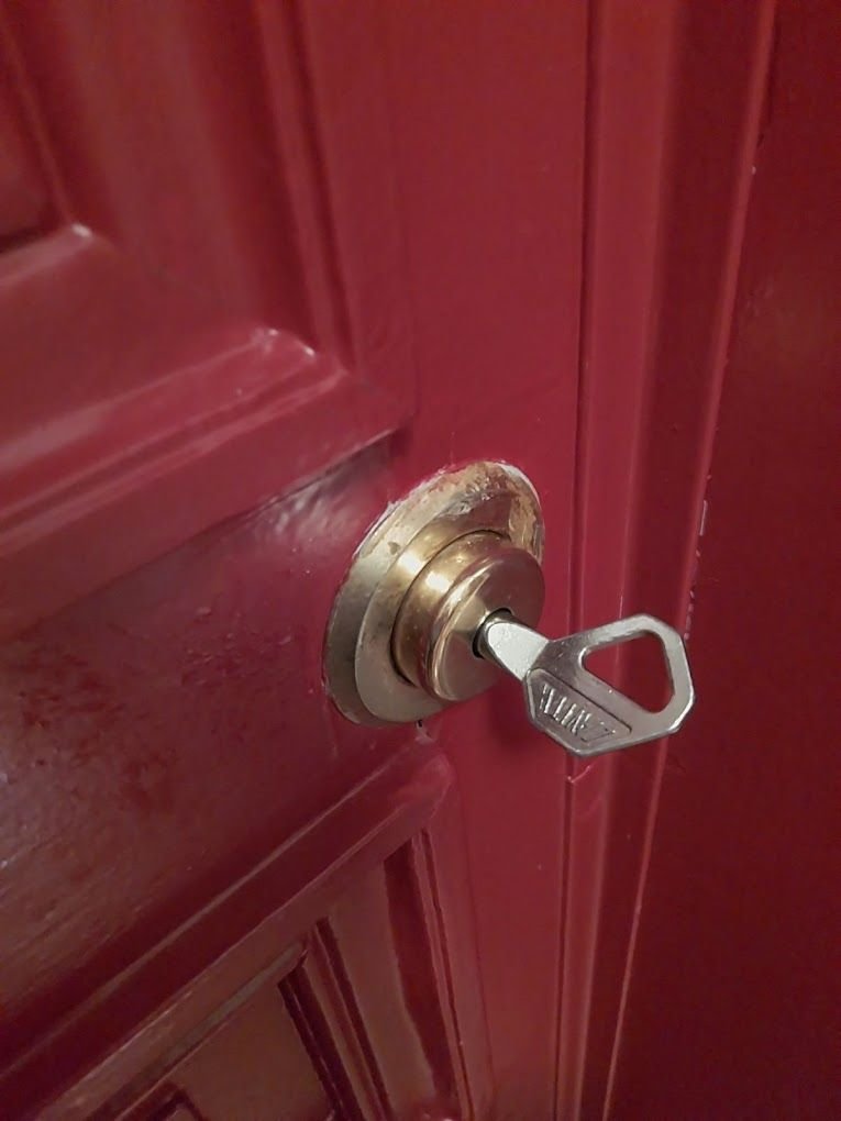 Lock replacement in Paris